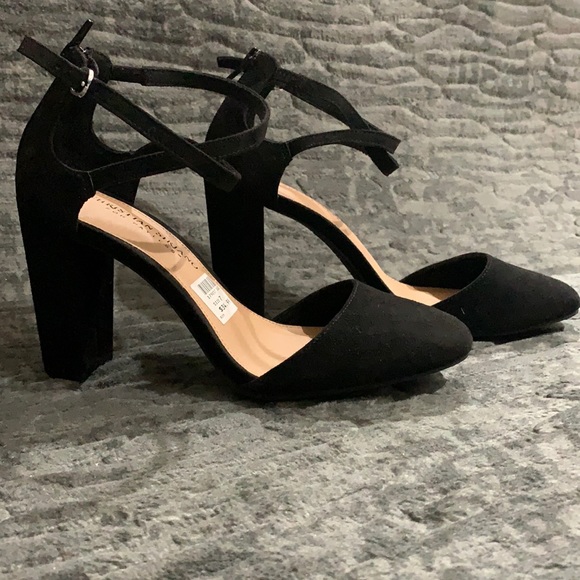 Christian Siriano Shoes - Christian Siriano black heels size 7